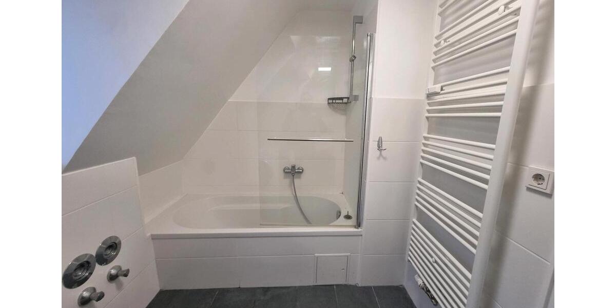 Dachgeschoßwohnung Aschaffenburg Österreicher Kolonie - 2 Zimmer, 55 m&sup2;, 890&euro; | Angebot:24655884