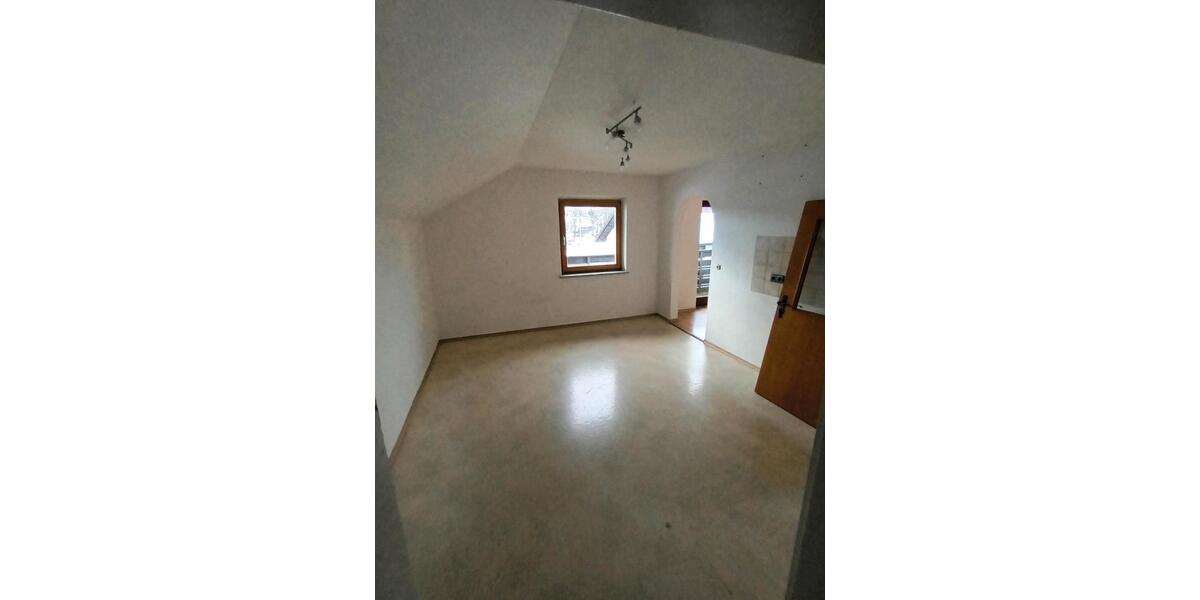 Dachgeschoßwohnung Bischofsmais - 3 Zimmer, 75 m&sup2;, 550&euro; | Angebot:24840064