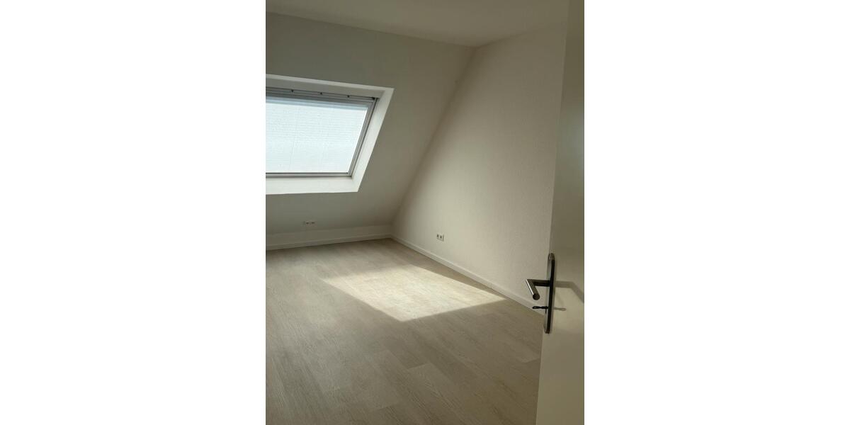 Reihenhaus Geisenheim - 3 Zimmer, 140 m&sup2;, 1.500&euro; | Angebot:25901036