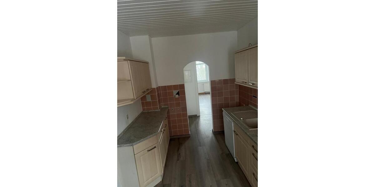 Etagenwohnung Eisenberg - 4 Zimmer, 88 m&sup2;, 790&euro; | Angebot:25884130