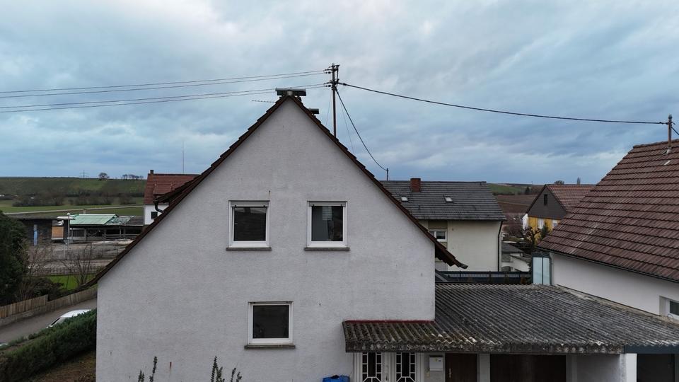 Dachgeschoßwohnung Brackenheim - 3 Zimmer, 60 m&sup2;, 900&euro; | Angebot:25807549