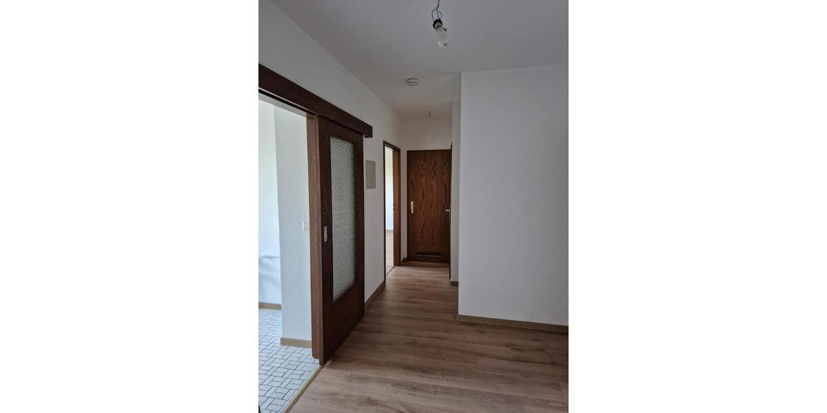 Etagenwohnung Karlsruhe Neureut - 2 Zimmer, 76 m&sup2;, 1.070&euro; | Angebot:26690169
