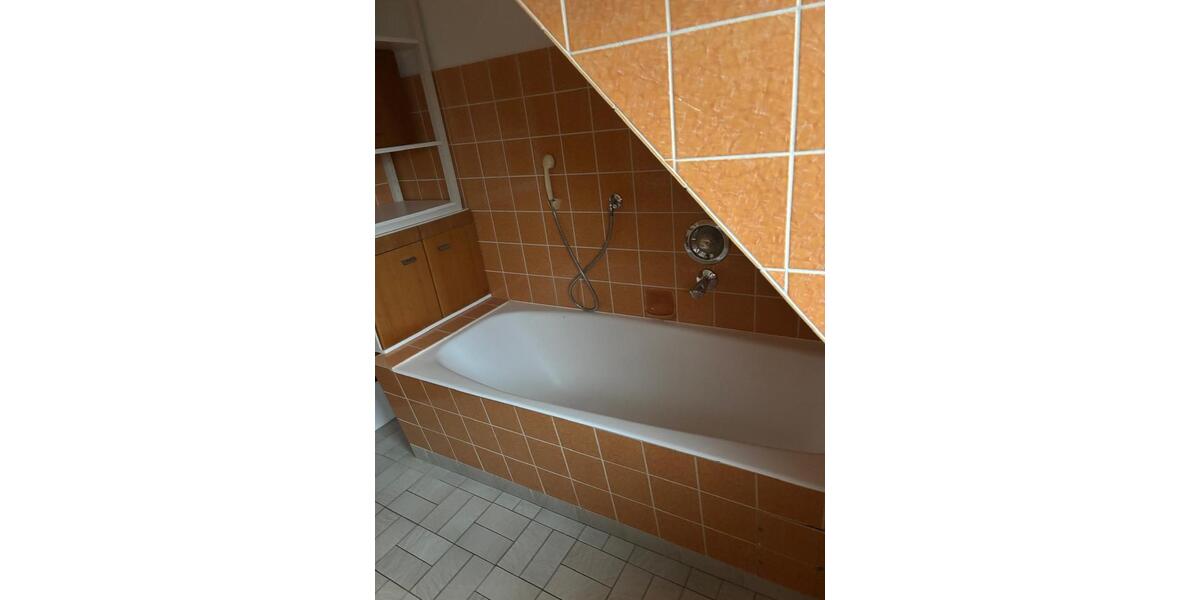 Dachgeschoßwohnung Stadthagen - 6 Zimmer, 145 m&sup2;, 900&euro; | Angebot:24801342