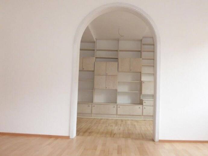 Etagenwohnung Nürnberg Lorenz - 3 Zimmer, 127 m&sup2;, 980&euro; | Angebot:24726793