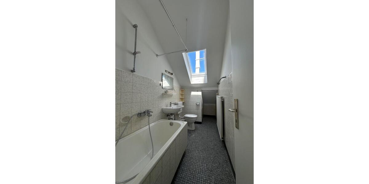 Dachgeschoßwohnung Hannover Döhren-Wülfel - 3 Zimmer, 65 m&sup2;, 650&euro; | Angebot:26705870