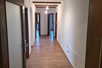 Wohnung Oberviechtach - 5 Zimmer, 125 m&sup2;, 1.000&euro; | Angebot:26613613