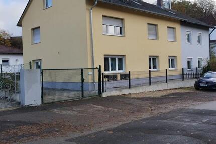 Wohnung Amberg - 4 Zimmer, 87 m&sup2;, 800&euro; | Angebot:24354134