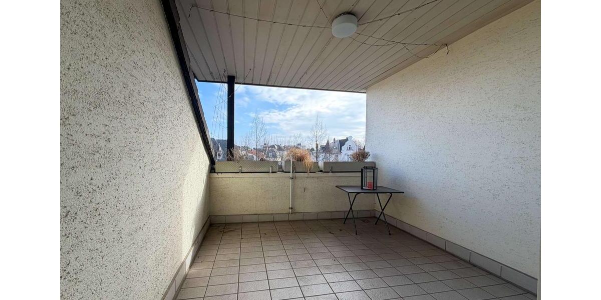 Dachgeschoßwohnung Friedberg (Hessen) - 3 Zimmer, 82 m&sup2;, 1.045&euro; | Angebot:24802461