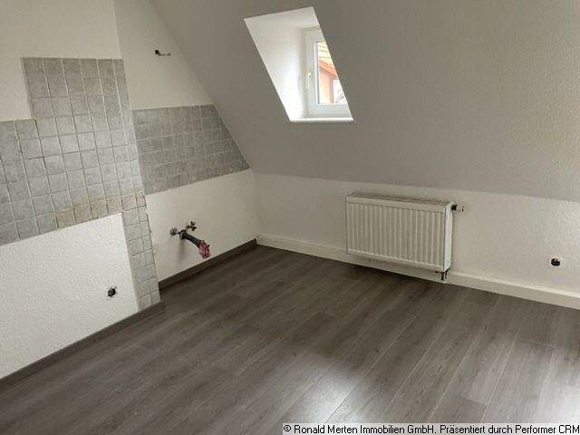 2,5 Raumwohnung im Dachgeschoss in FH-Nähe -Leipziger Straße 3 zimmer