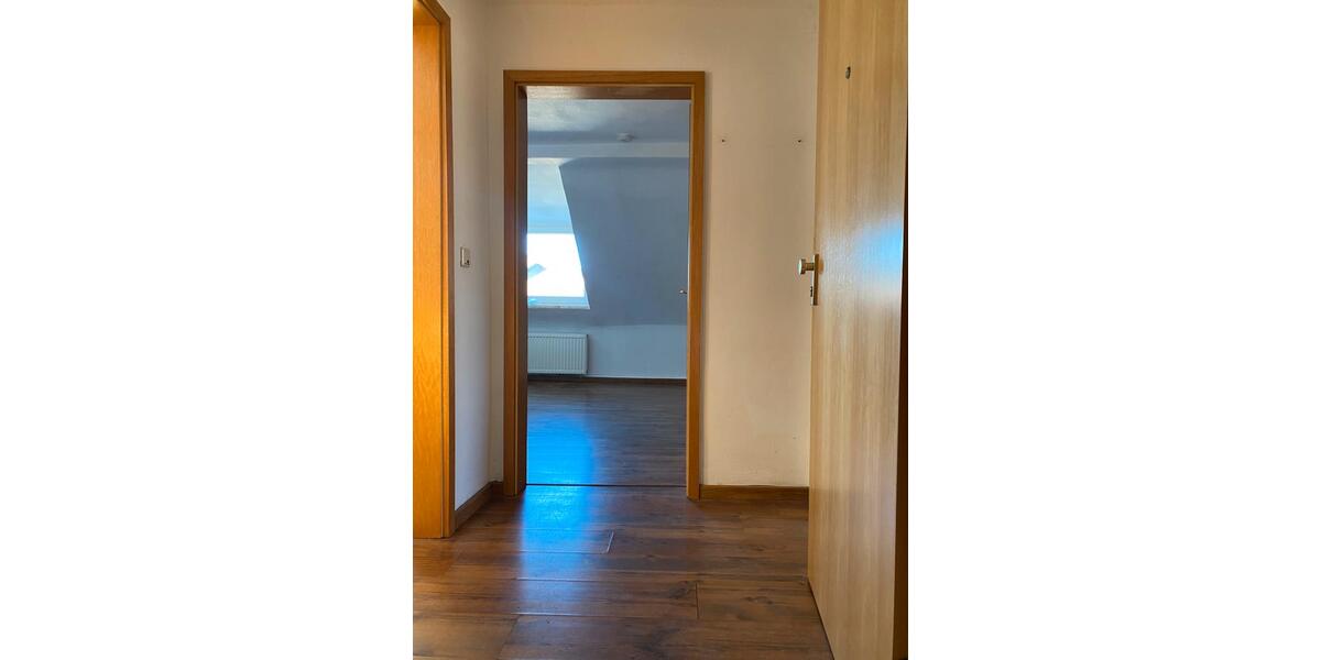 Dachgeschoßwohnung Duisburg Duisburg-Mitte - 2 Zimmer, 31 m&sup2;, 290&euro; | Angebot:26237027