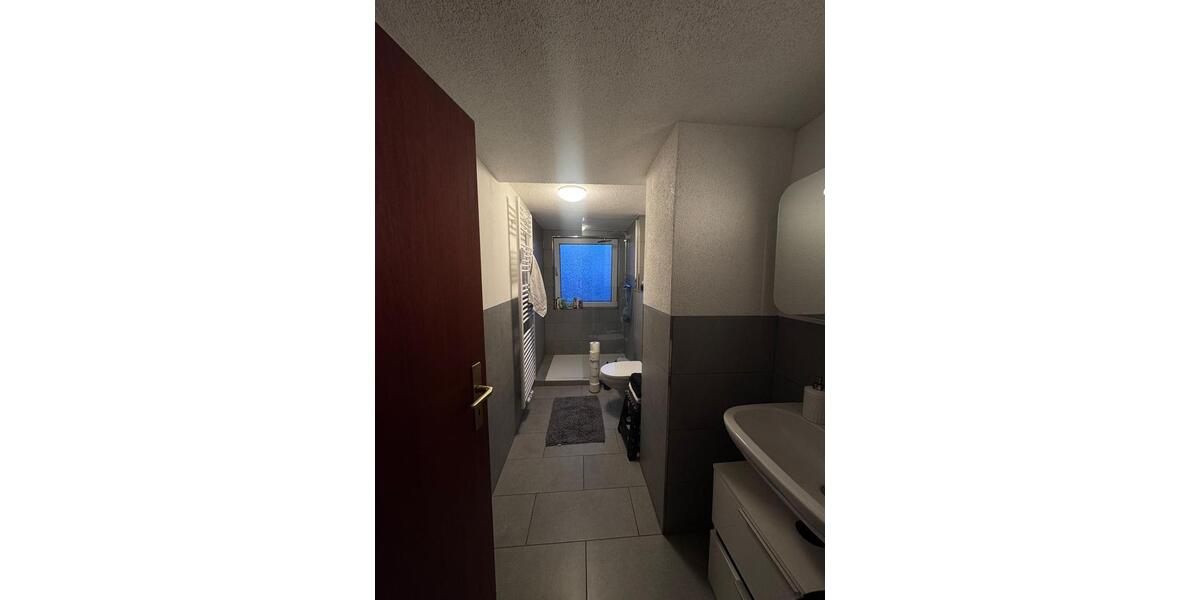 Dachgeschoßwohnung Lohfelden - 2.5 Zimmer, 65 m&sup2;, 670&euro; | Angebot:25770746