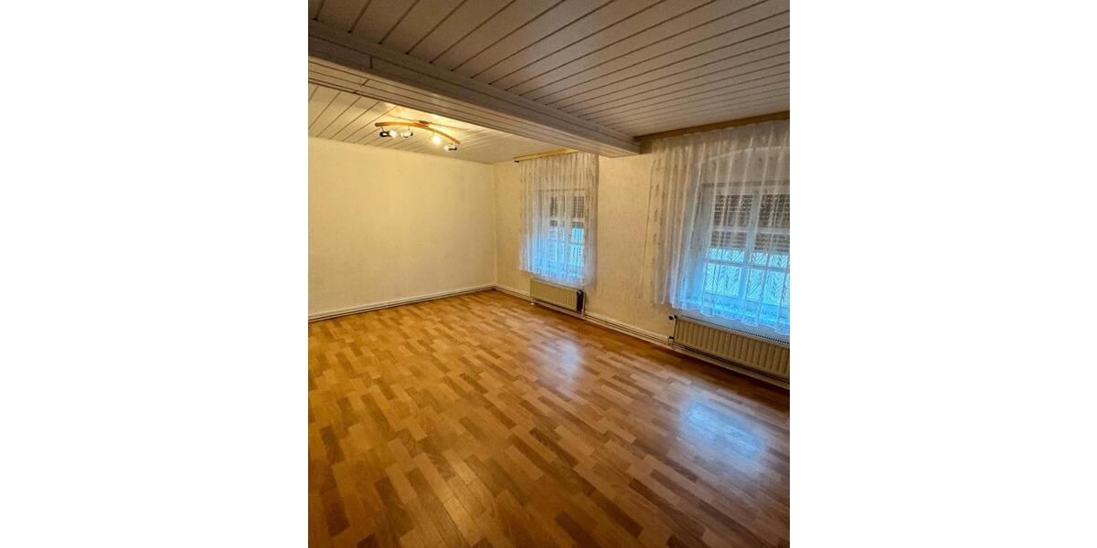 Erdgeschoßwohnung Rotenburg an der Fulda - 3 Zimmer, 92 m&sup2;, 450&euro; | Angebot:25351556