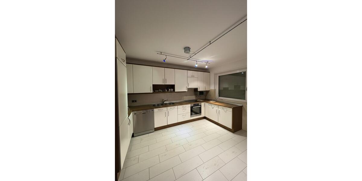 Einfamilienhaus Neumünster Böcklersiedlung - 5 Zimmer, 190 m&sup2;, 1.900&euro; | Angebot:25756445