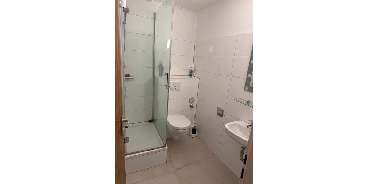 Dachgeschoßwohnung Kassel Südstadt - 1 Zimmer, 12 m&sup2;, 250&euro; | Angebot:26696977