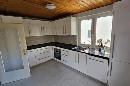 Wohnung Vermietung in Wiesbaden-Gräselberg(sofort bezugsfrei) 4 zimmer