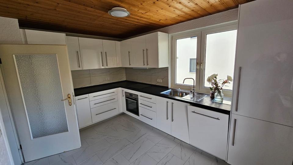 Wohnung Vermietung in Wiesbaden-Gräselberg(sofort bezugsfrei) 4 zimmer