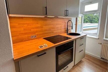 Familienfreundliche 5-Zimmer-Dachgeschoßwohnung mit Gäste-WC und Blick auf die Mulde
