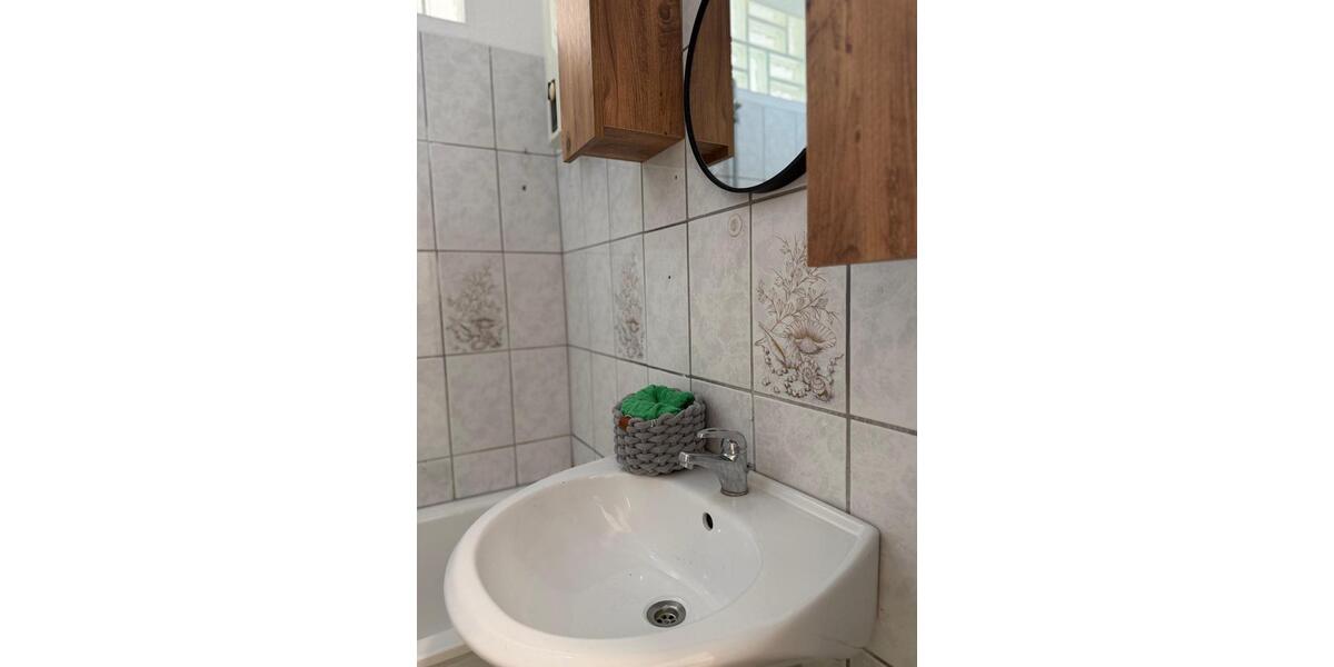Wohnen auf Zeit Oberhausen - 4 Zimmer, 85 m&sup2;, 15&euro; | Angebot:25873528