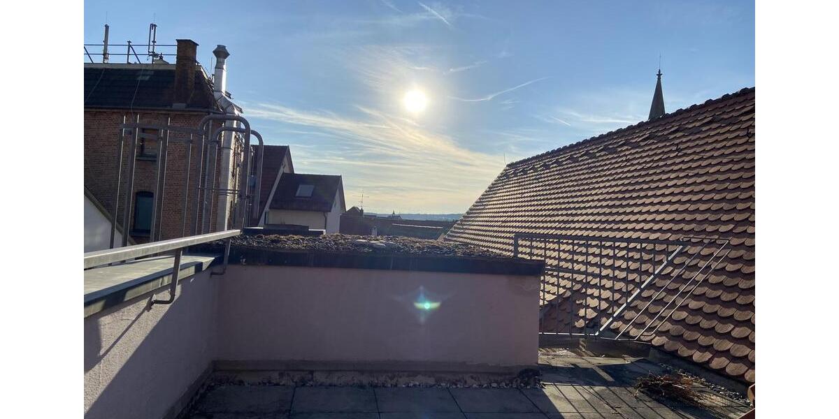 Renovierte 2-Zimmer-Wohnung mit Dachterrasse und Einbauküche in Münsingen 2 zimmer