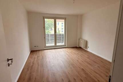 Wohnung Leuna - 4 Zimmer, 75 m&sup2;, 500&euro; | Angebot:27291169