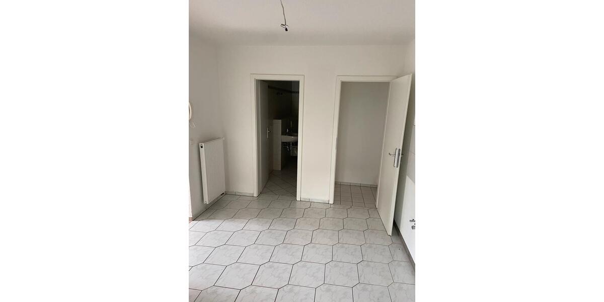 Etagenwohnung Kraftsdorf - 2 Zimmer, 5 m&sup2;, 340&euro; | Angebot:25992450