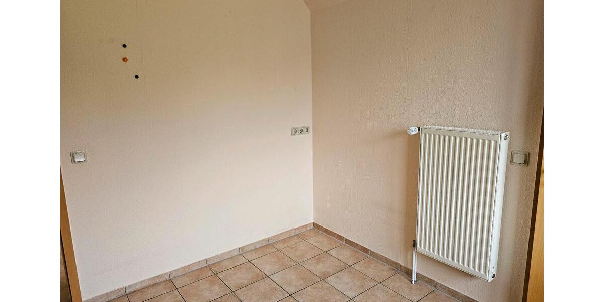 Dachgeschoßwohnung Gnarrenburg - 3 Zimmer, 93 m&sup2;, 650&euro; | Angebot:23837561