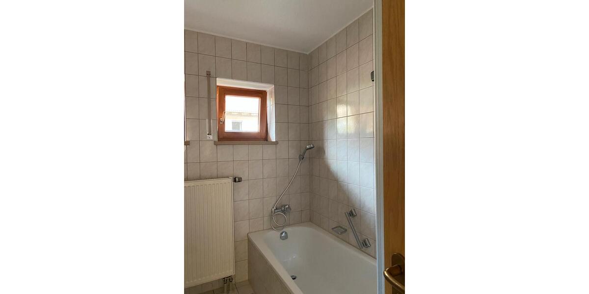 Etagenwohnung Kelheim - 2 Zimmer, 62 m&sup2;, 865&euro; | Angebot:24641676