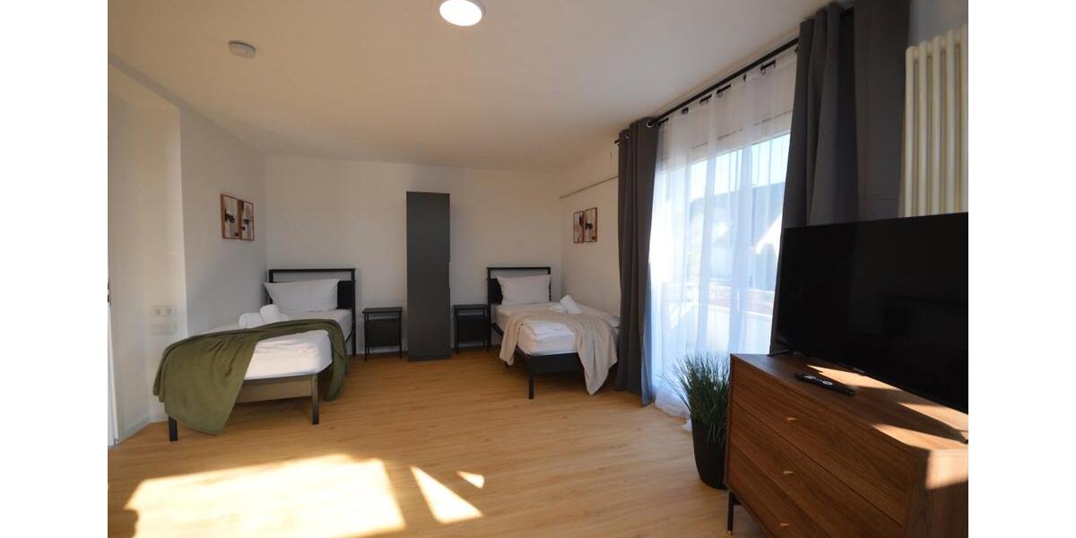 Wohnen auf Zeit Detmold Hakedahl - 10 Zimmer, 250 m&sup2;, 30&euro; | Angebot:24784467