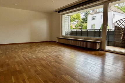 Renovierte 3-Zimmer Wohnung mit großem Balkon und Garage Zentrum Ratingen-Hösel