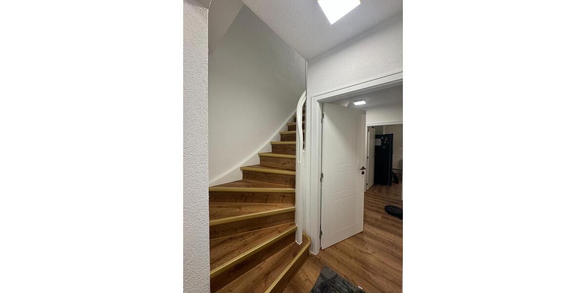 Einfamilienhaus Knüllwald - 5 Zimmer, 160 m&sup2;, 1.250&euro; | Angebot:26564672