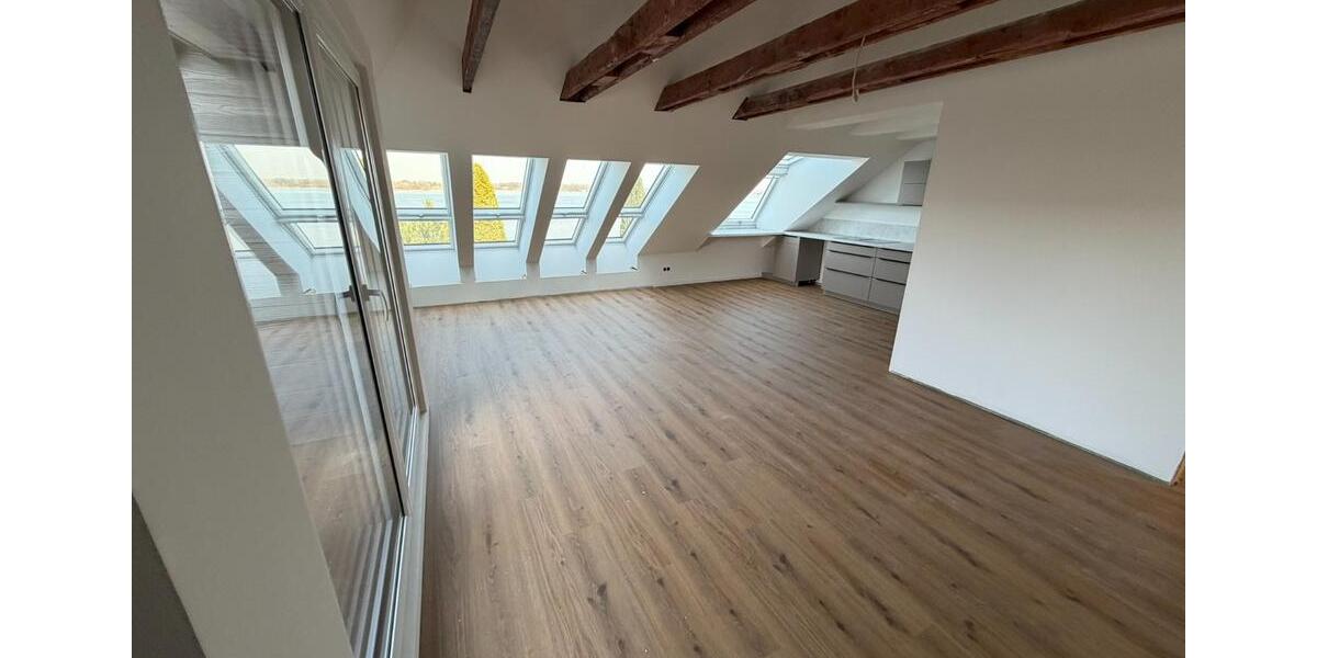 Dachgeschoßwohnung Fahrdorf - 3 Zimmer, 92 m&sup2;, 1.525&euro; | Angebot:25931741
