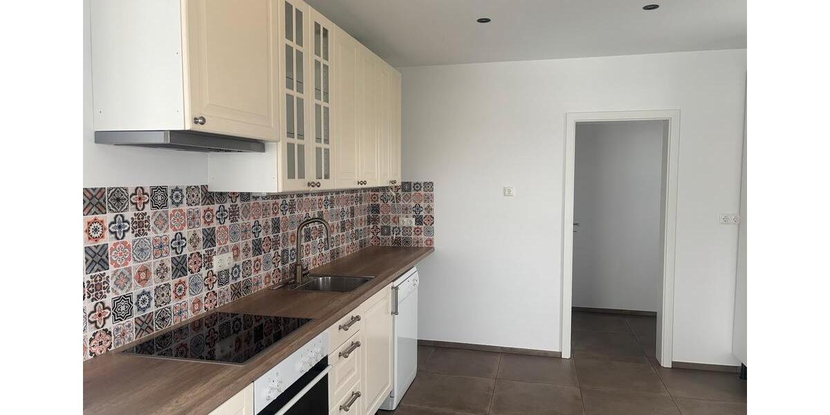 Etagenwohnung Köfering - 4 Zimmer, 140 m&sup2;, 1.700&euro; | Angebot:26534466
