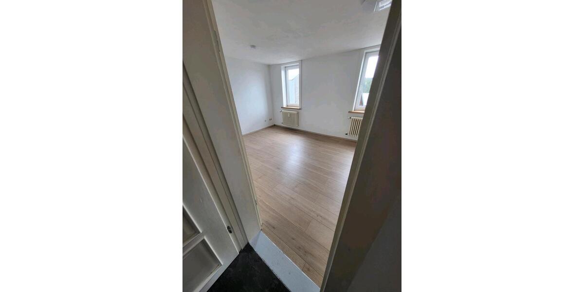 Etagenwohnung Neuhaus am Rennweg - 2 Zimmer, 60 m&sup2;, 570&euro; | Angebot:26670705