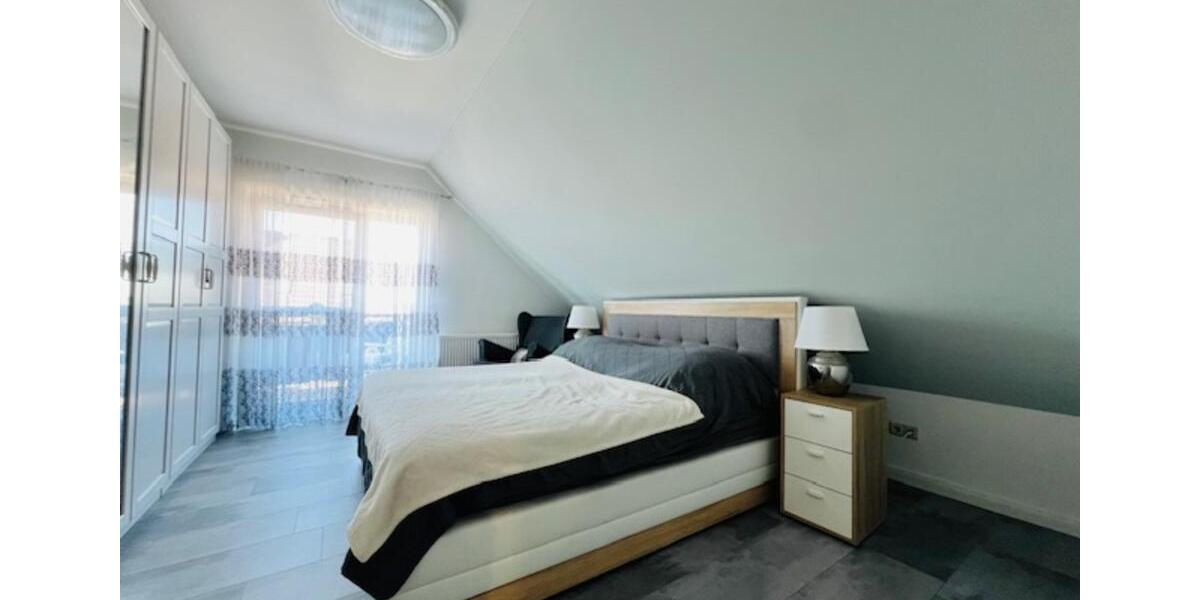 Dachgeschoßwohnung Waghäusel - 3 Zimmer, 105 m&sup2;, 1.150&euro; | Angebot:24936966