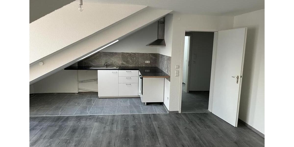 Dachgeschoßwohnung Sindelfingen Sindelfingen (Stadt) - 2 Zimmer, 68 m&sup2;, 850&euro; | Angebot:25259159