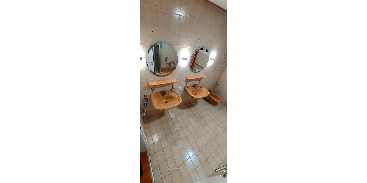 Wohnen auf Zeit Pfullingen - 1 Zimmer, 12 m&sup2;, 420&euro; | Angebot:26111656