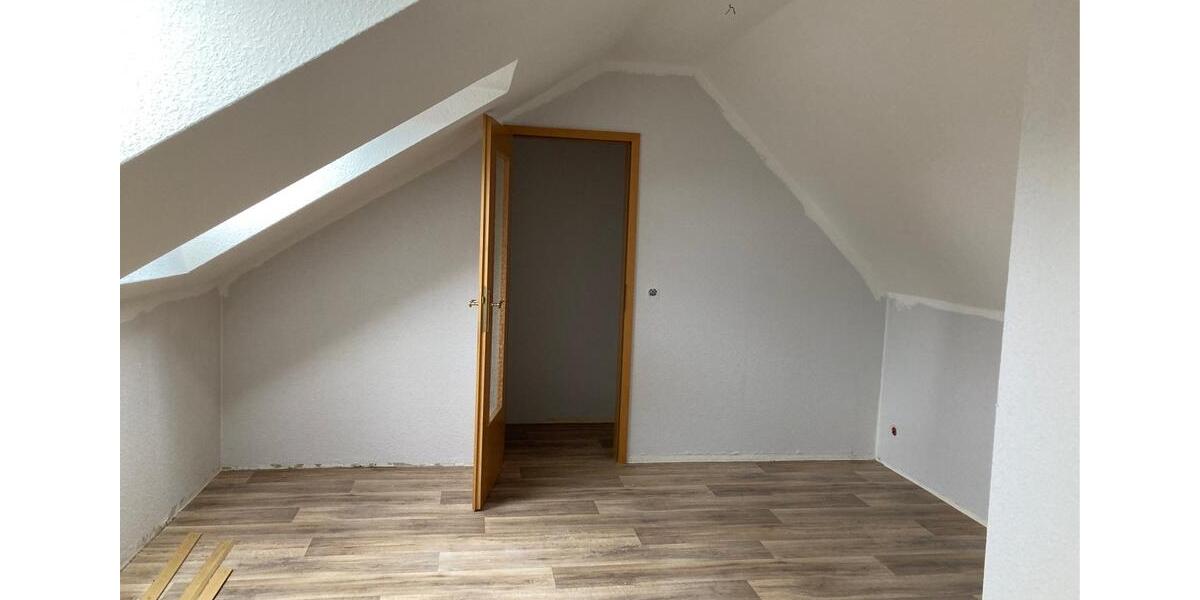 Etagenwohnung Staßfurt - 2 Zimmer, 67 m&sup2;, 360&euro; | Angebot:25960412