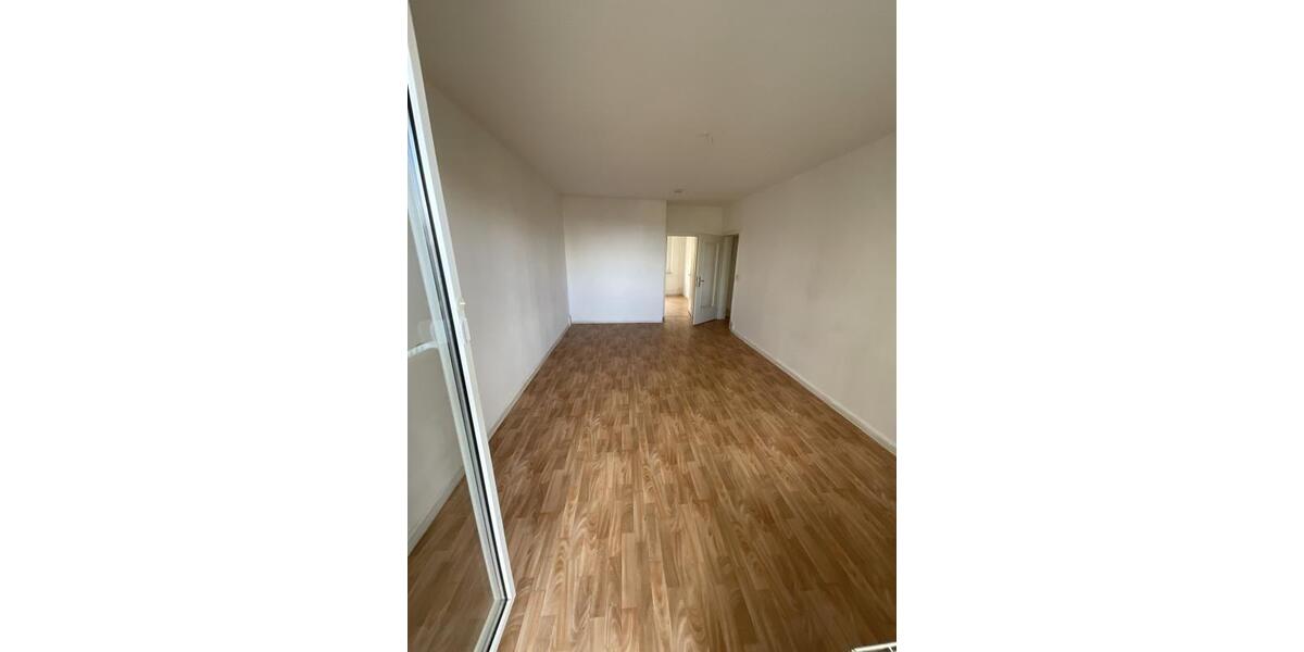 Etagenwohnung Suhl - 4 Zimmer, 75 m&sup2;, 543&euro; | Angebot:24256016