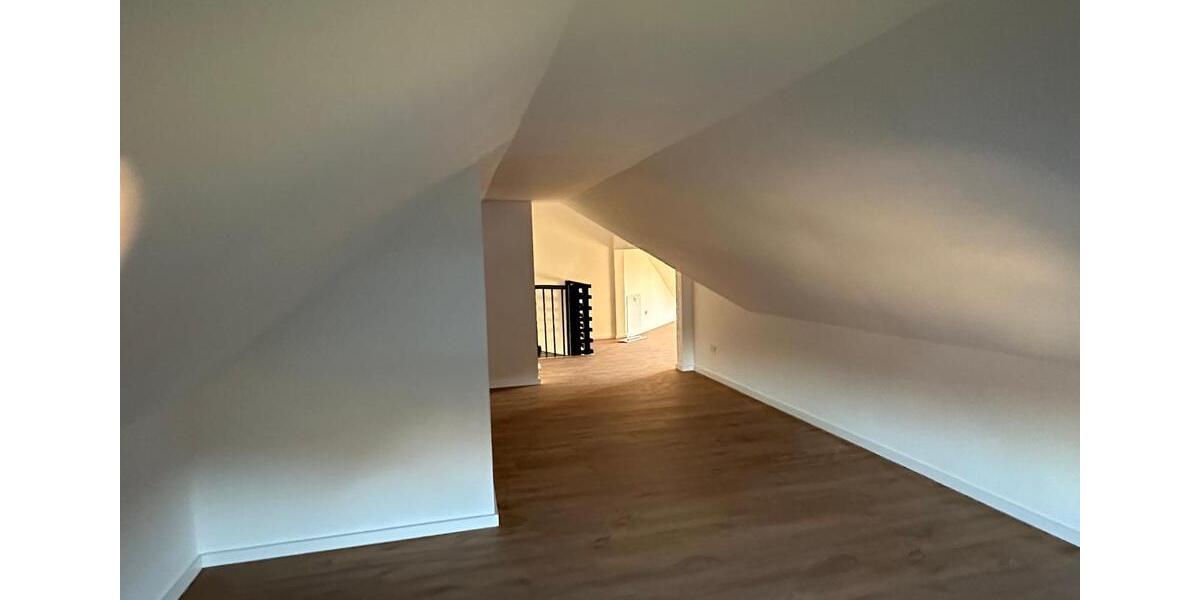 Dachgeschoßwohnung Wiehl - 2 Zimmer, 75 m&sup2;, 910&euro; | Angebot:24697644