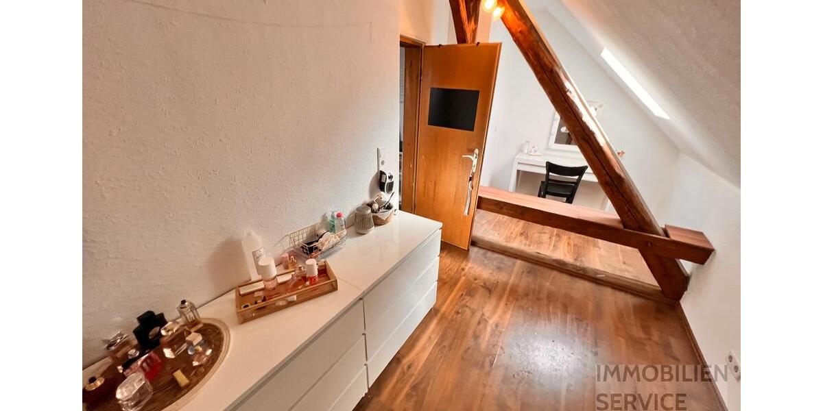 Dachgeschoßwohnung Lemgo - 2.5 Zimmer, 83 m&sup2;, 650&euro; | Angebot:25380347