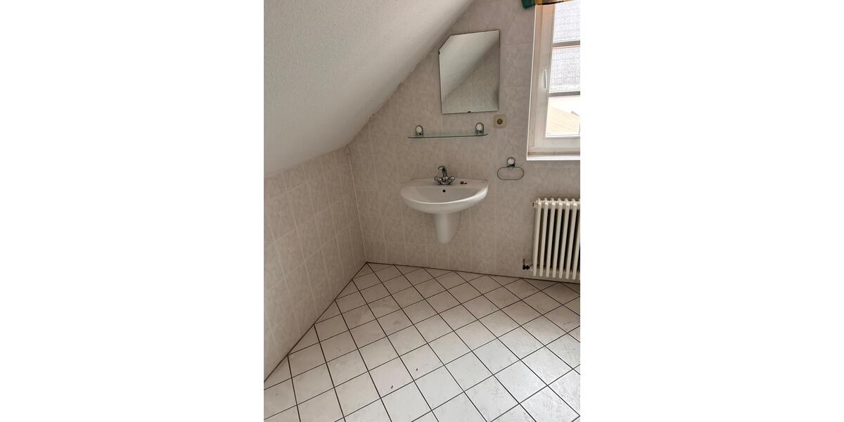 Maisonettenwohnung Sontra - 5 Zimmer, 158 m&sup2;, 925&euro; | Angebot:24628873