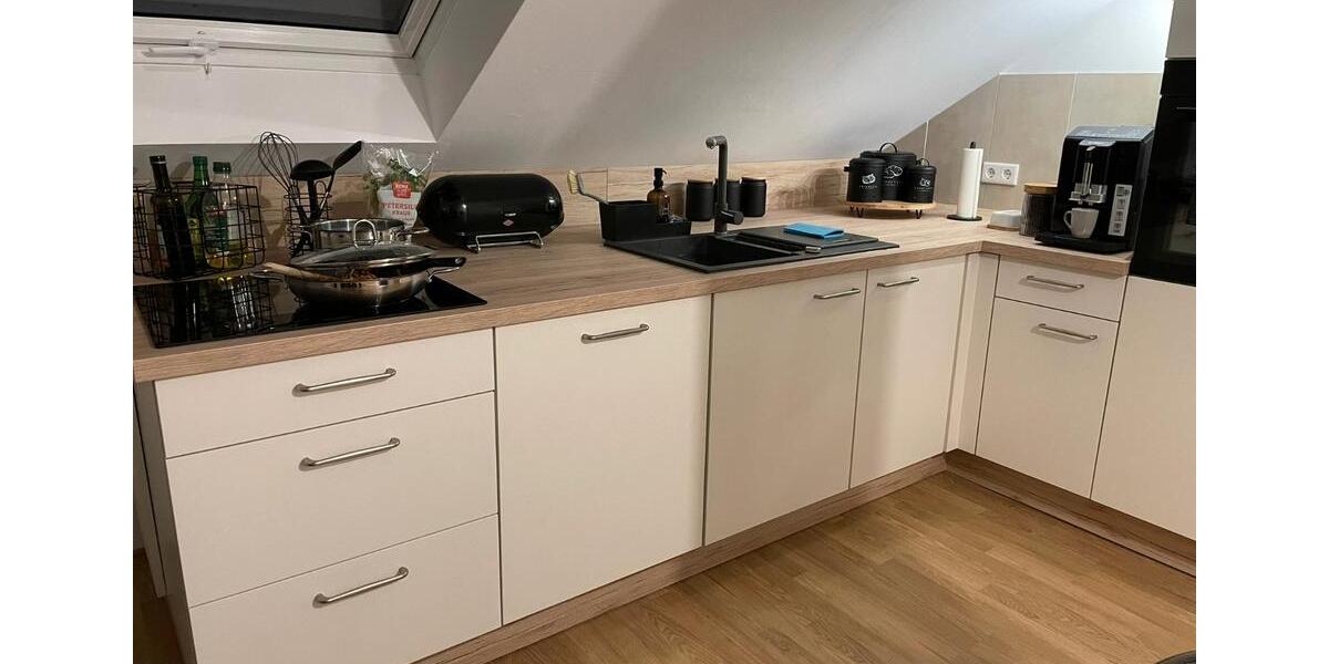 Dachgeschoßwohnung Lügde - 3 Zimmer, 75 m&sup2;, 430&euro; | Angebot:26033811