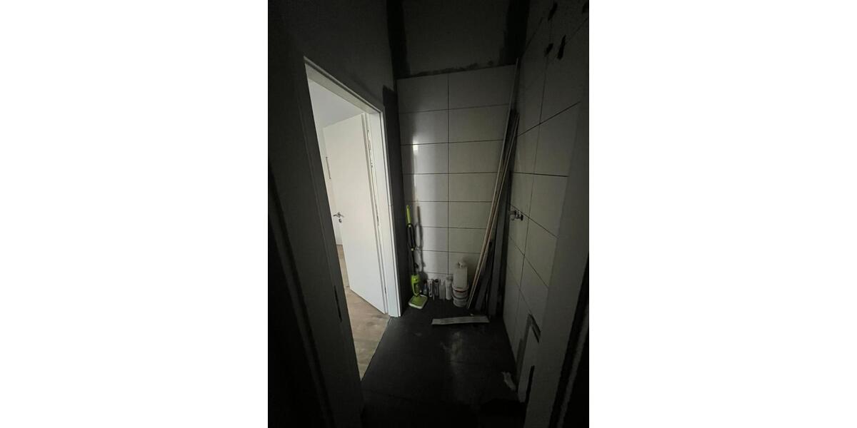 Ladenlokal, Büro, Lagerraum mit WC. zimmer