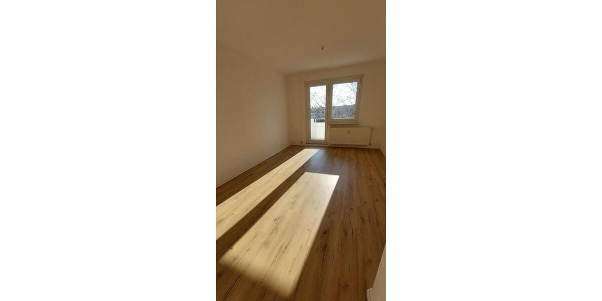 Etagenwohnung Bernsdorf - 3 Zimmer, 61 m&sup2;, 195&euro; | Angebot:26564882