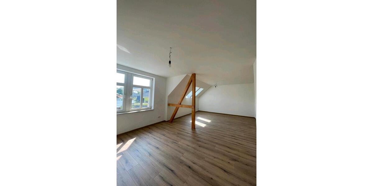 4-Raum- Wohnung 115 qm in 09380 Thalheim , Dachgeschoss 4 zimmer