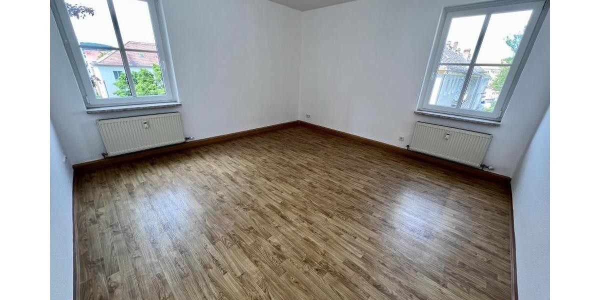 Modernes Bad und Balkon - 4 Raum Wohnung mit Wanne und Dusche zu vermieten! - Etagenwohnung Gera Alt-Bieblach | Angebot:27224966