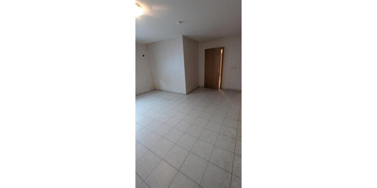 Erdgeschoßwohnung Kropp - 5 Zimmer, 200 m&sup2;, 1.950&euro; | Angebot:26050213