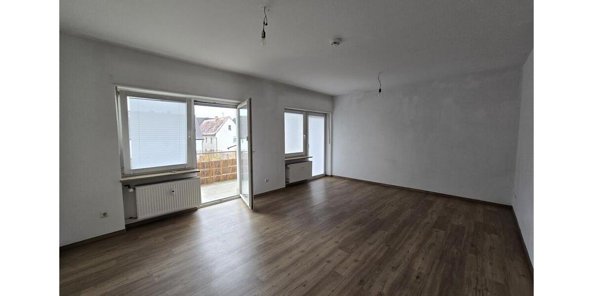 Großzügige, modernisierte 3-Zimmer-Wohnung mit großem Balkon 3 zimmer