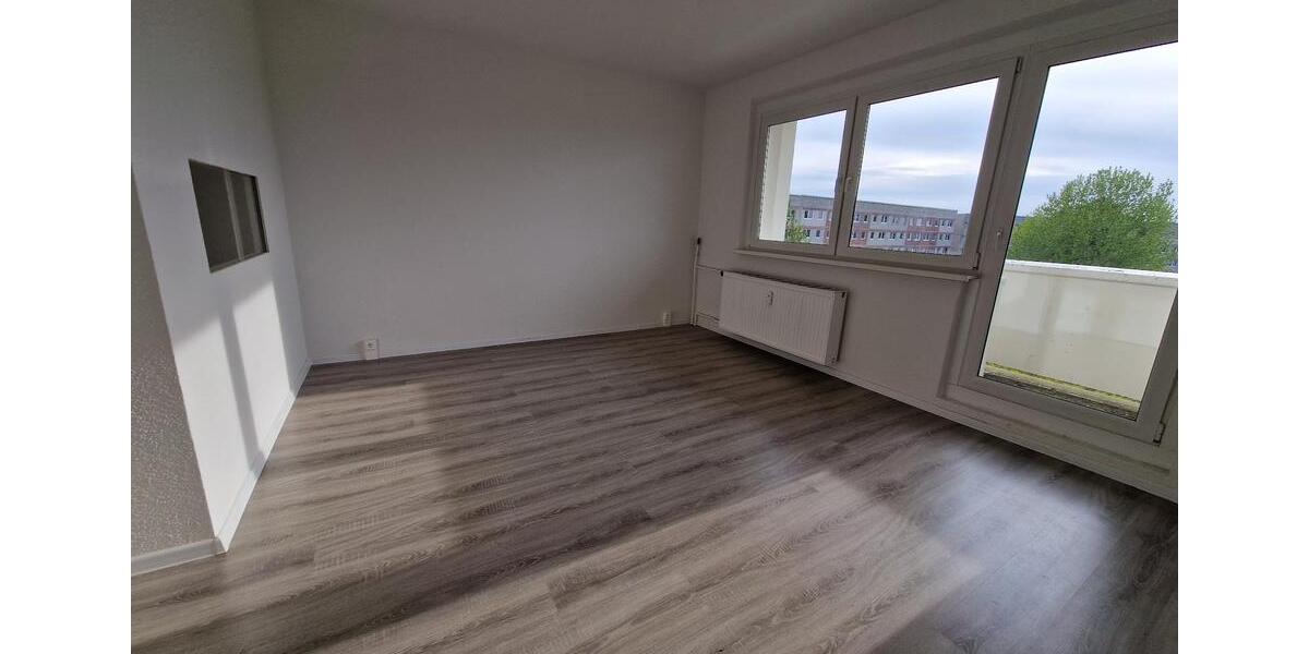 Etagenwohnung Pasewalk - 3 Zimmer, 63 m&sup2;, 328&euro; | Angebot:26283568