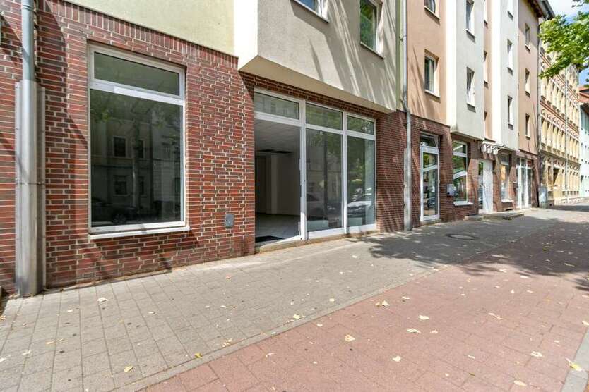 Einzelhandel in Weißenfels 570 € 95 m²